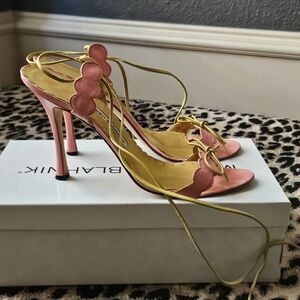Manolo blahnik Pink Scalloped Strapy Pumps SZ 39